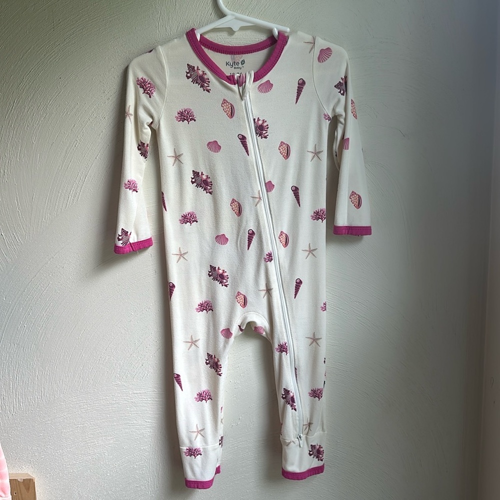 Kyte Baby Raspberry Shell zippered romper, size 18-24 months